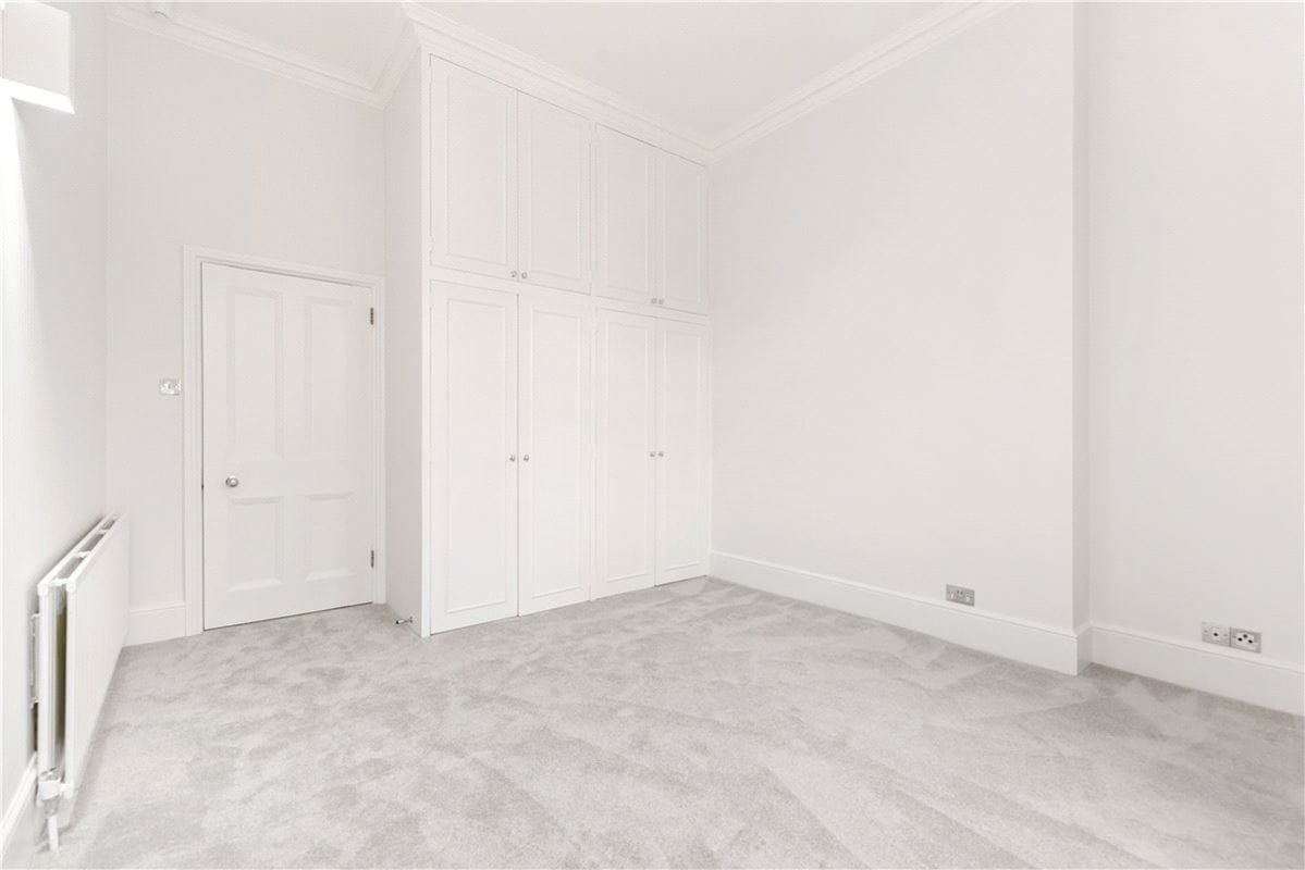 3 bedroom maisonette, Egerton Gardens, Knightsbridge SW3 - Available