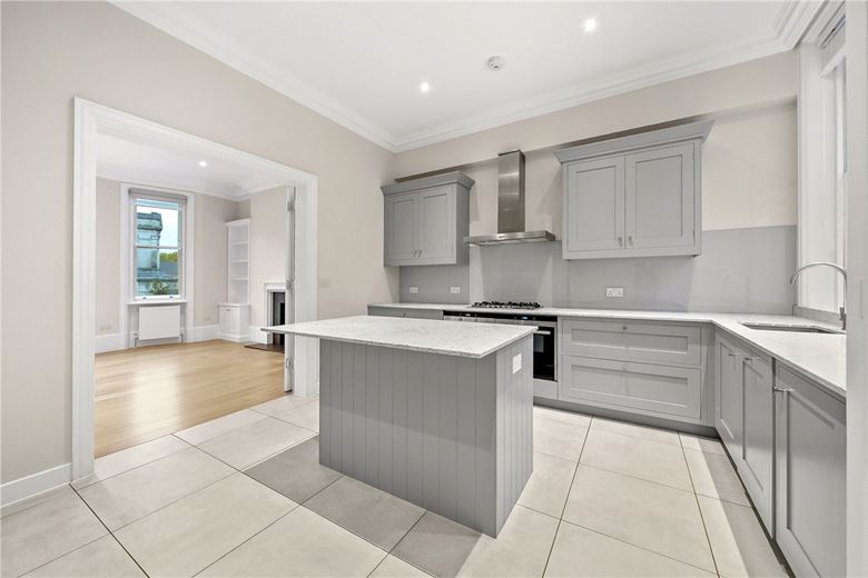 4 bedroom maisonette, Egerton Gardens, Knightsbridge SW3 - Available
