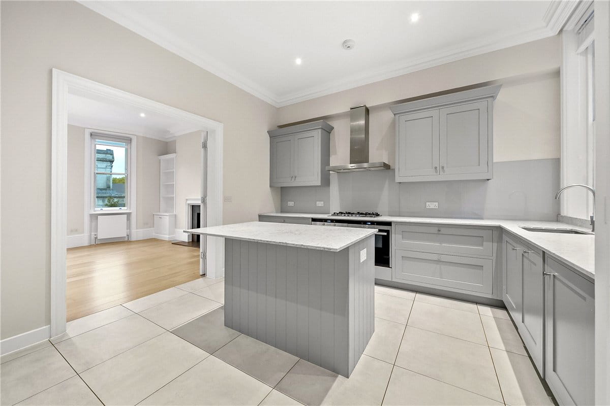 4 bedroom maisonette, Egerton Gardens, Knightsbridge SW3 - Available