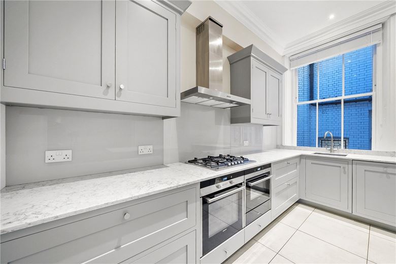 4 bedroom maisonette, Egerton Gardens, Knightsbridge SW3 - Available