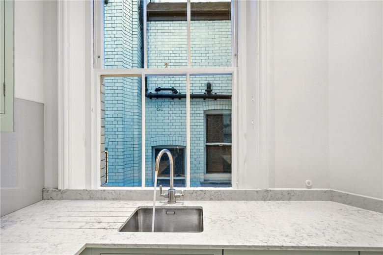 4 bedroom maisonette, Egerton Gardens, Knightsbridge SW3 - Available