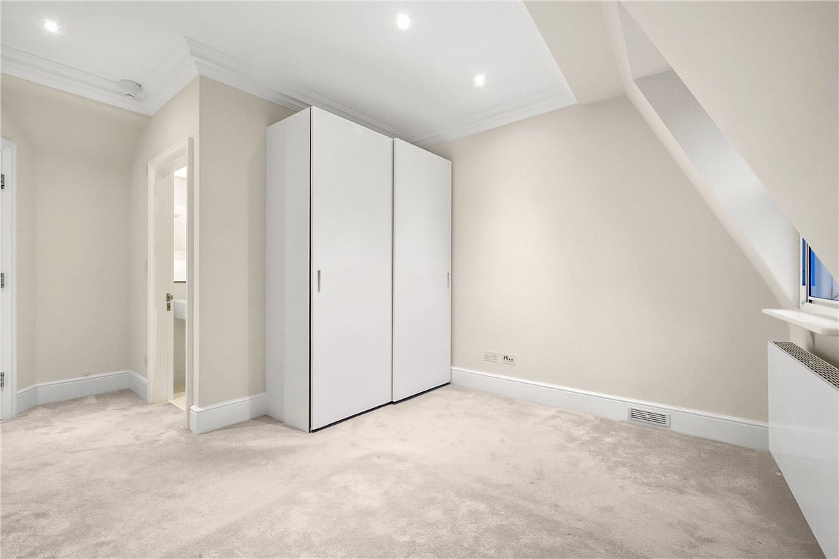 4 bedroom maisonette, Egerton Gardens, Knightsbridge SW3 - Available