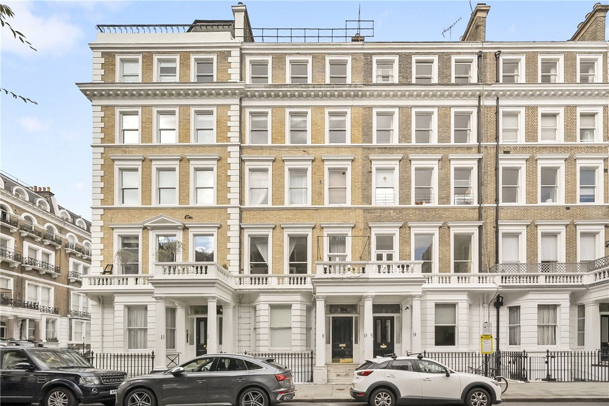 4 bedroom flat, Southwell Gardens, South Kensington SW7 - Available