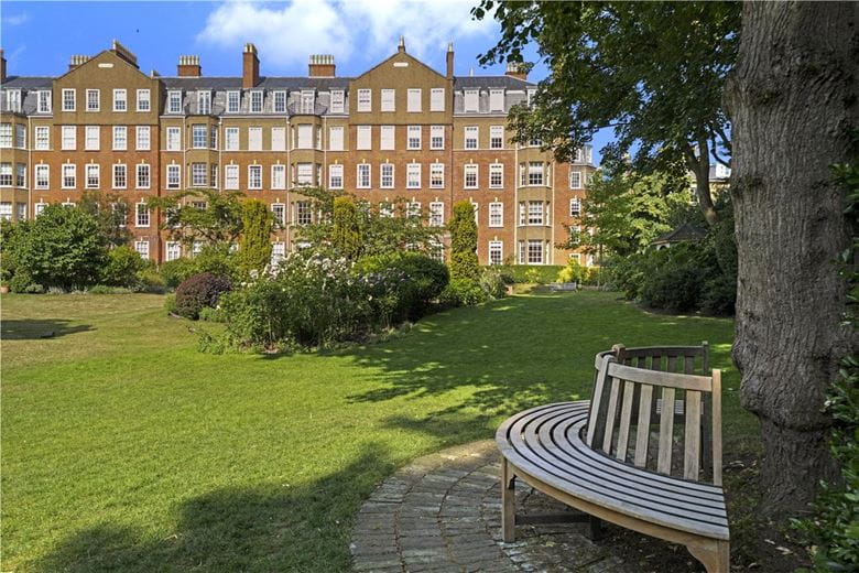 3 bedroom flat, The Little Boltons, Chelsea SW5 - Available