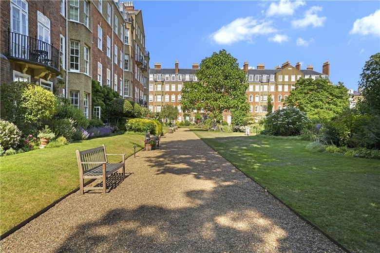 3 bedroom flat, The Little Boltons, Chelsea SW5 - Available