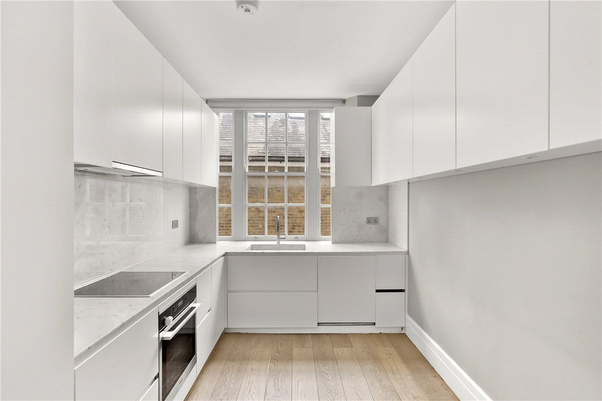 3 bedroom flat, The Little Boltons, Chelsea SW5 - Available