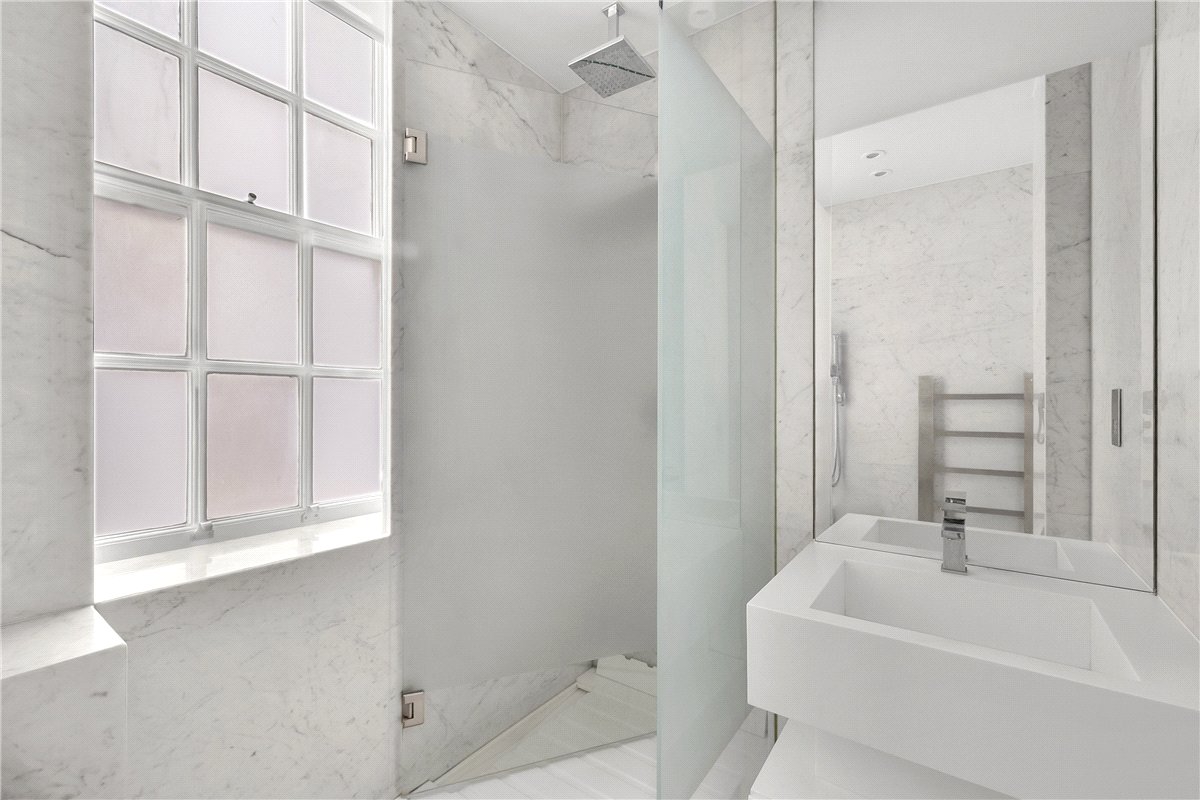 3 bedroom flat, The Little Boltons, Chelsea SW5 - Available