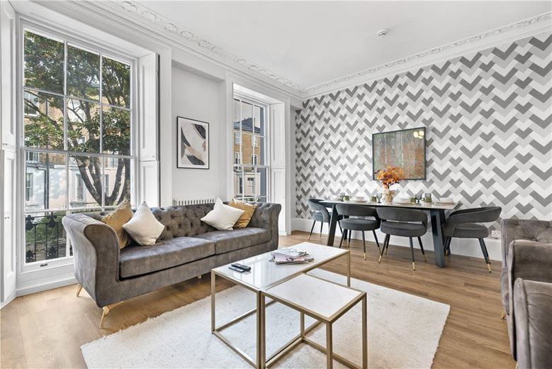 2 bedroom flat, Princedale Road, Notting Hill W11 - Available