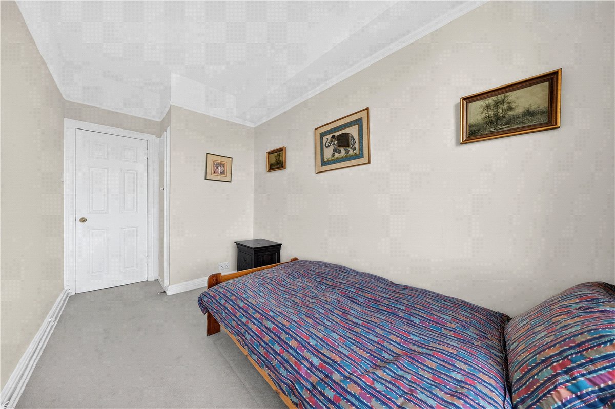 2 bedroom flat, York House, 1 Turks Row SW3 - Available