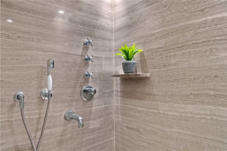 4 bedroom flat, Kingston House South, Ennismore Gardens SW7 - Available