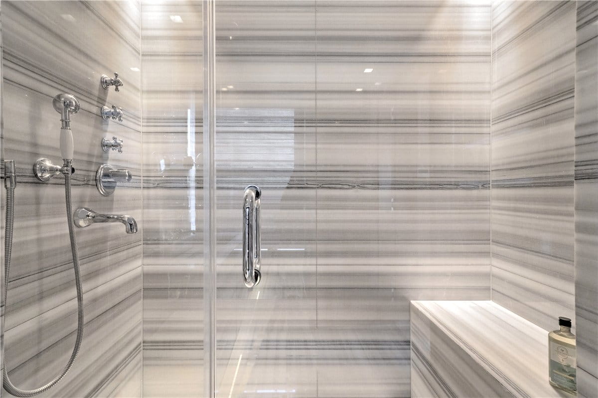 4 bedroom flat, Kingston House South, Ennismore Gardens SW7 - Available