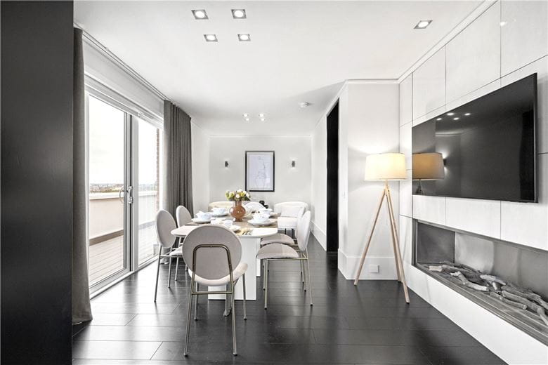 4 bedroom flat, Kingston House South, Ennismore Gardens SW7 - Available