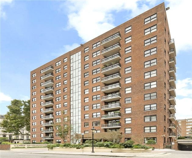 4 bedroom flat, Kingston House South, Ennismore Gardens SW7 - Available