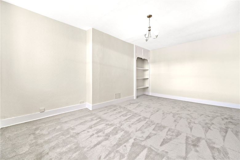 2 bedroom flat, Thurloe Street, South Kensington SW7 - Available