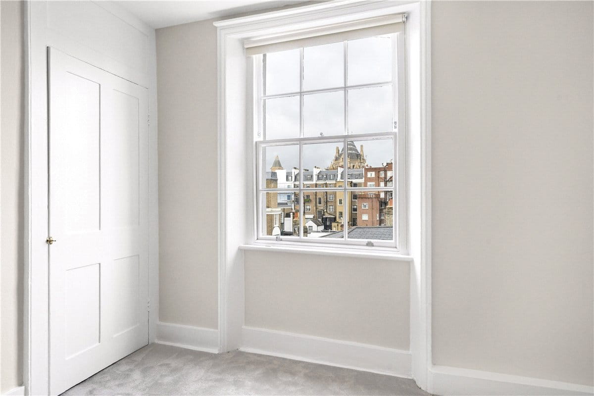 2 bedroom flat, Thurloe Street, South Kensington SW7 - Available