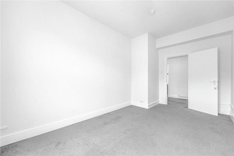 2 bedroom flat, Upper Addison Gardens, Holland Park W14 - Let Agreed