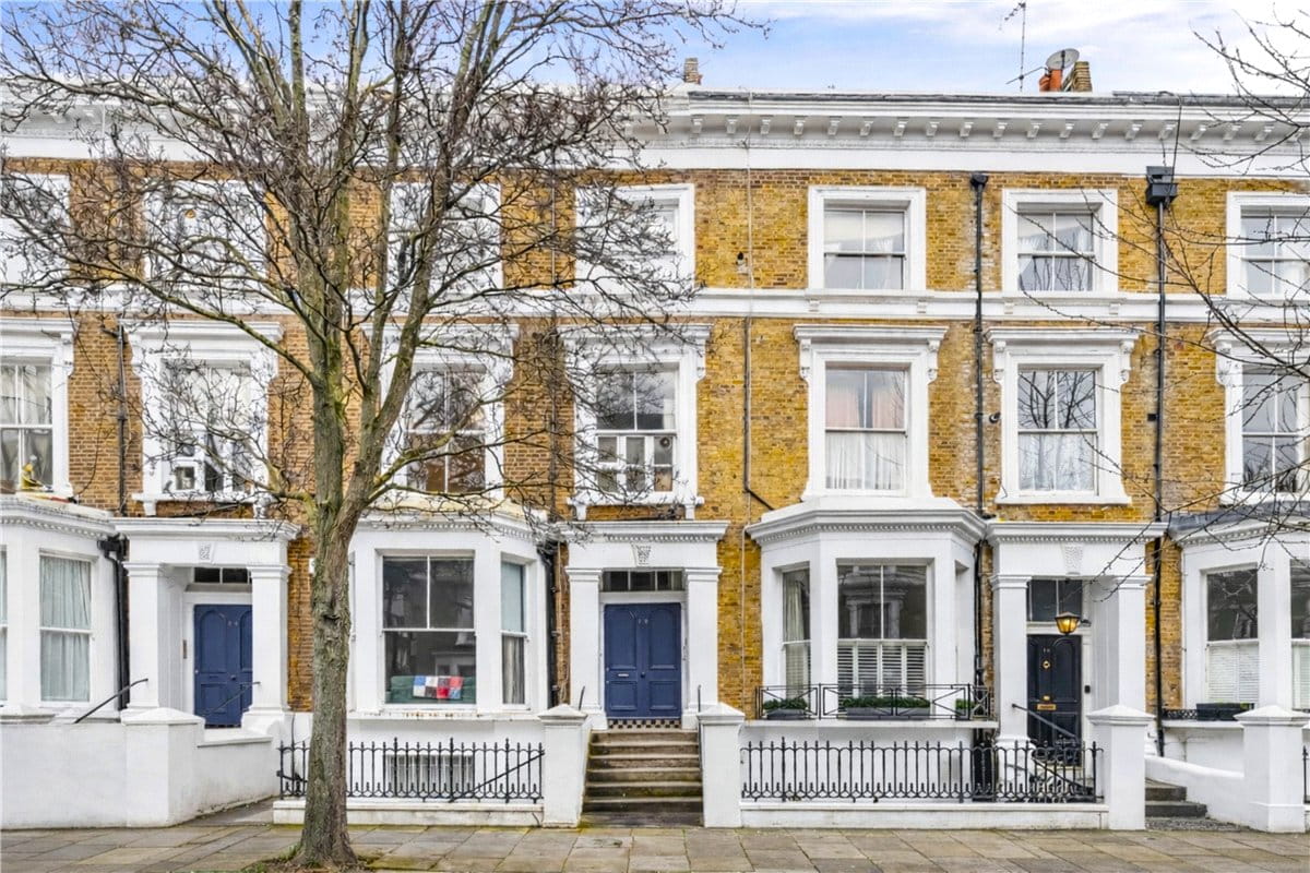 2 bedroom flat, Upper Addison Gardens, Holland Park W14 - Let Agreed