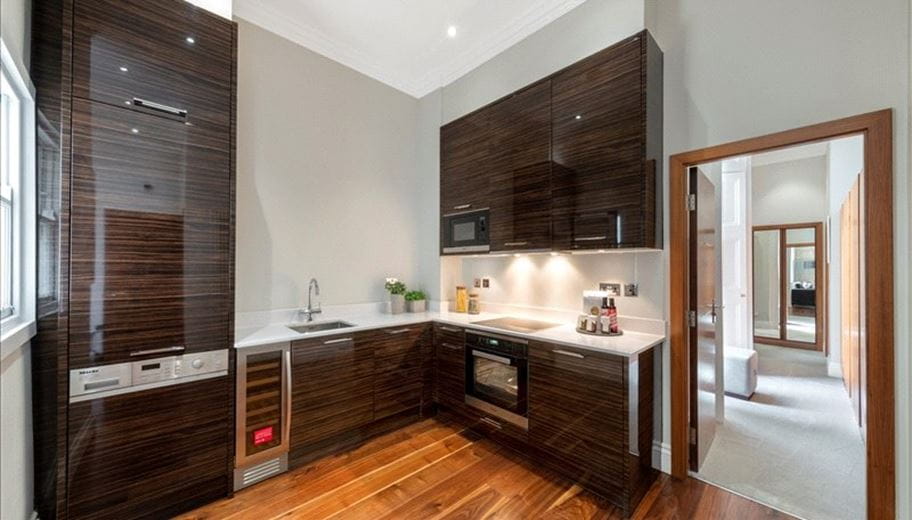 1 bedroom flat, Kensington Gardens Square, London W2 - Available