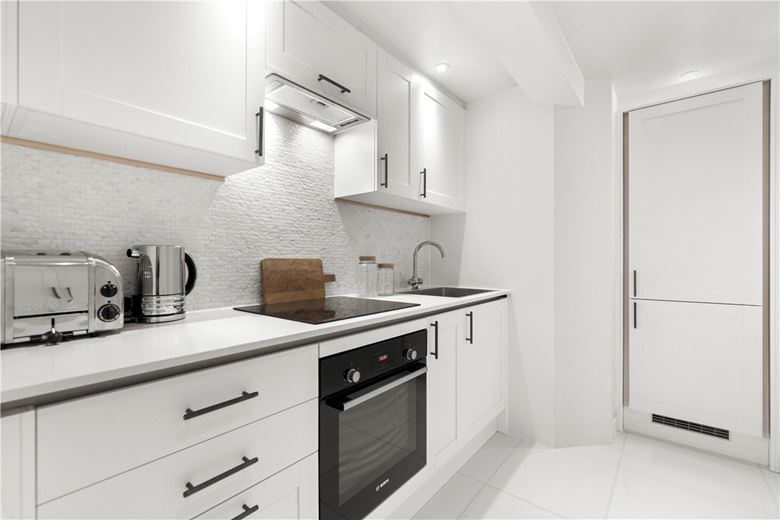 2 bedroom flat, Cadogan Square, Knightsbridge SW1X - Available