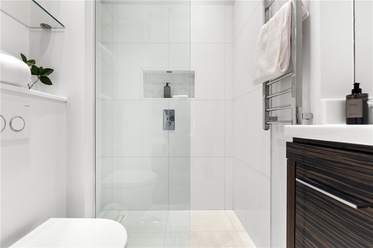 2 bedroom flat, Cadogan Square, Knightsbridge SW1X - Available