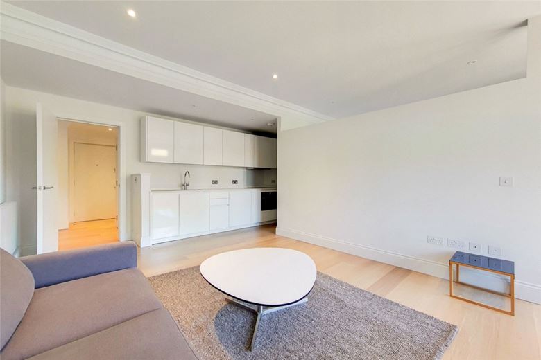 1 bedroom flat, Egerton Gardens Mews, Knightsbridge SW3 - Available