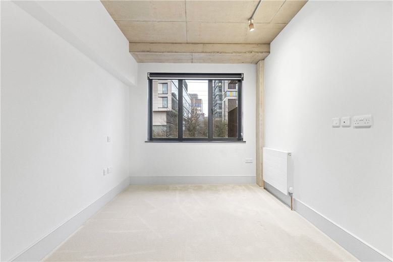 1 bedroom flat, Latimer Road, North Kensington W10 - Available