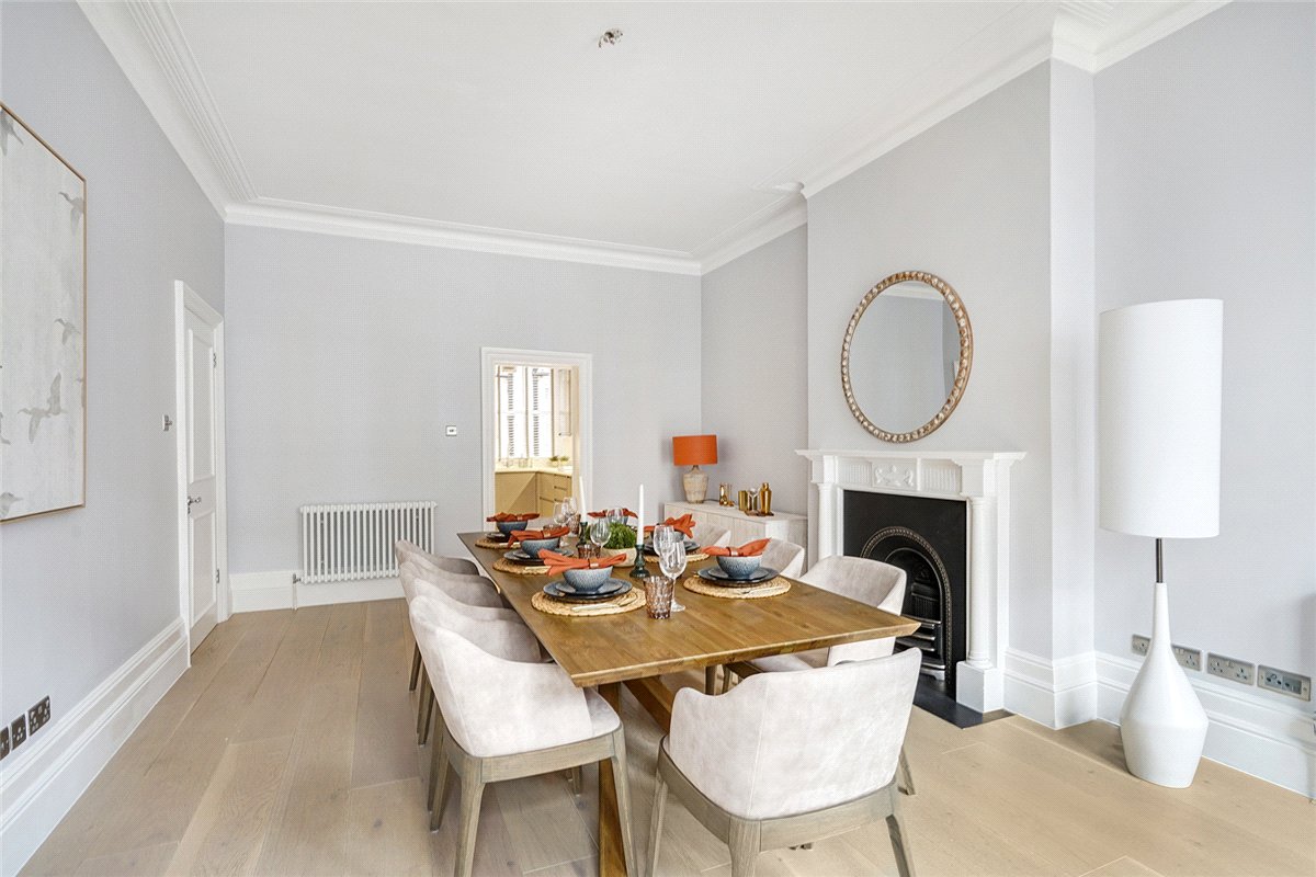 4 bedroom flat, Gloucester Road, South Kensington SW7 - Available