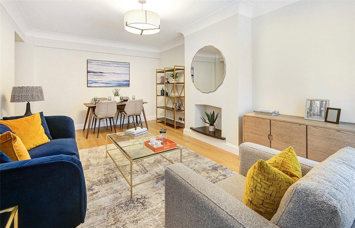 2 bedroom flat, Kensington High Street, Kensington W8 - Available