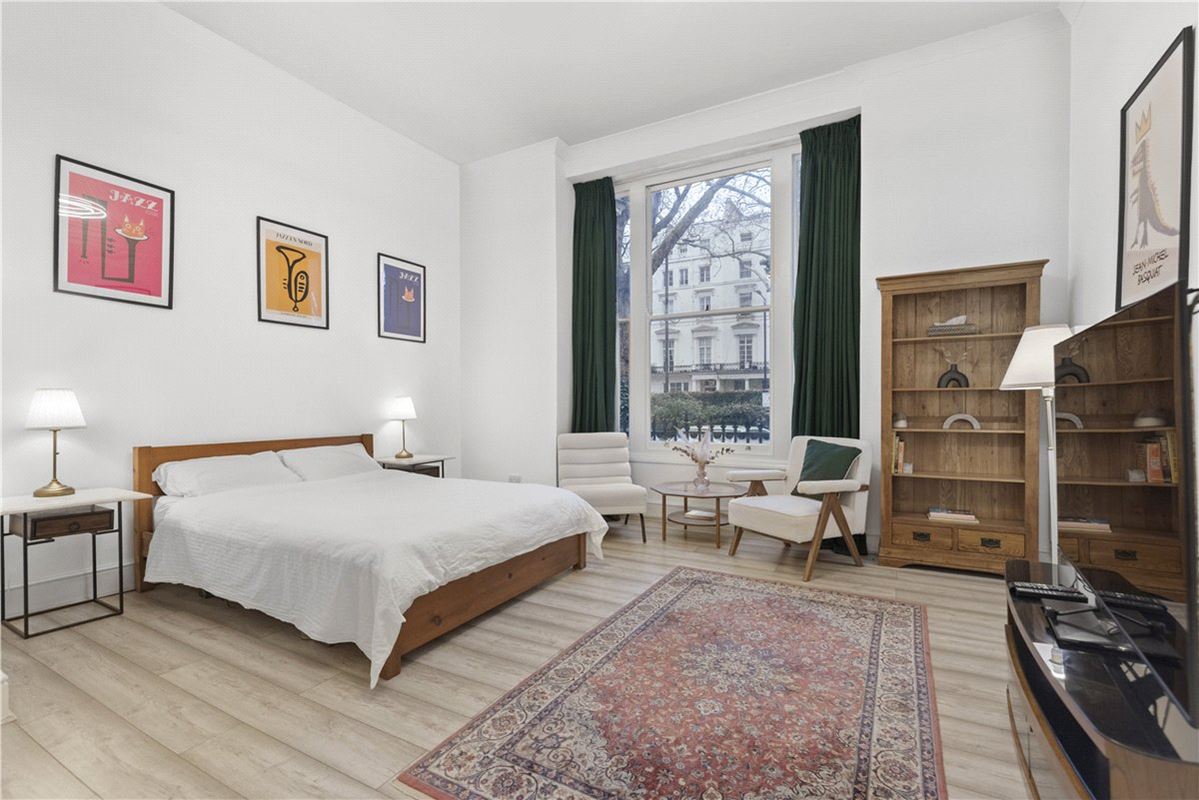  bedroom flat, Westbourne Terrace, Paddington W2 - Available