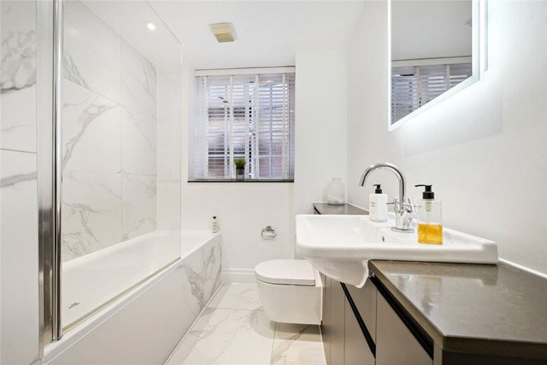 3 bedroom flat, Stafford Court, Kensington High Street W8 - Available