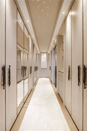 7 bedroom flat, Pont Street, Knightsbridge SW1X - Available