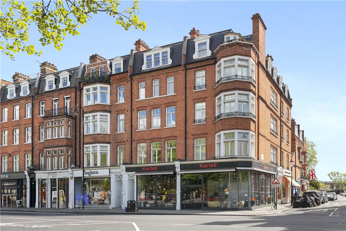 1 bedroom flat, Brompton Road, Knightsbridge SW3 - Available