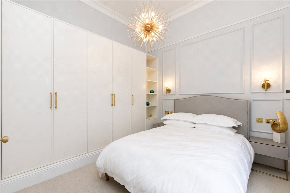 3 bedroom maisonette, Cornwall Gardens, South Kensington SW7 - Available