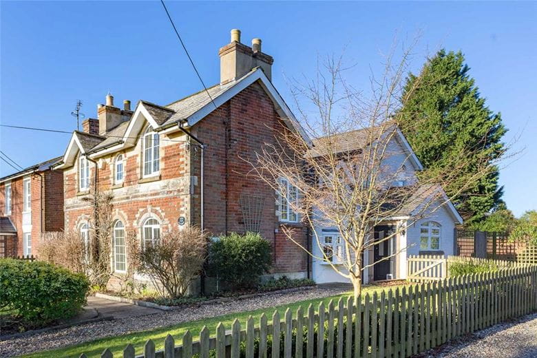 4 bedroom house, Bottlesford, Pewsey SN9 - Available