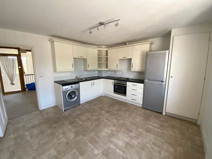 1 bedroom flat, High Street, Marlborough SN8 - Available