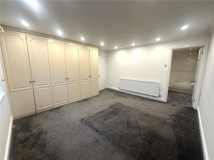 4 bedroom house, Matthews Close, All Cannings SN10 - Available