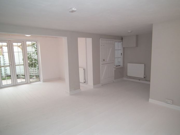 3 bedroom house, Manor Farm Cottages, Etchilhampton SN10