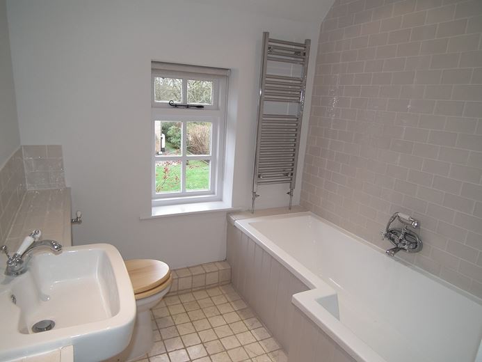 3 bedroom house, Manor Farm Cottages, Etchilhampton SN10