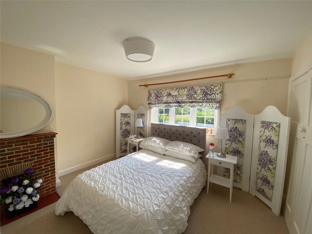 3 bedroom cottage, New Cottages, Redenham SP11 - Available