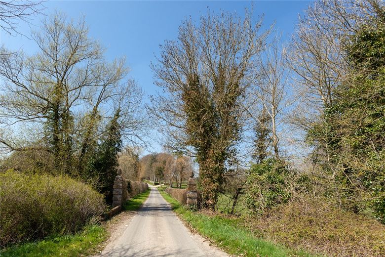  bedroom , Standen, Hungerford RG17 - Available