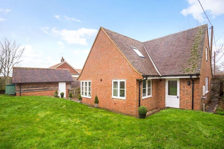 3 bedroom house, Pewsey Road, Upavon SN9