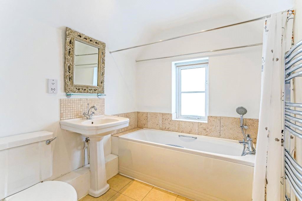 3 bedroom house, Pewsey Road, Upavon SN9