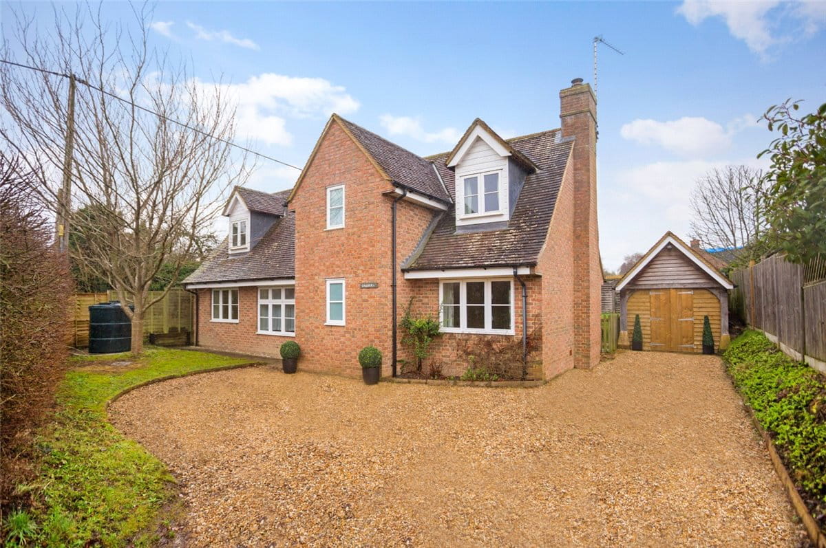 3 bedroom house, Pewsey Road, Upavon SN9
