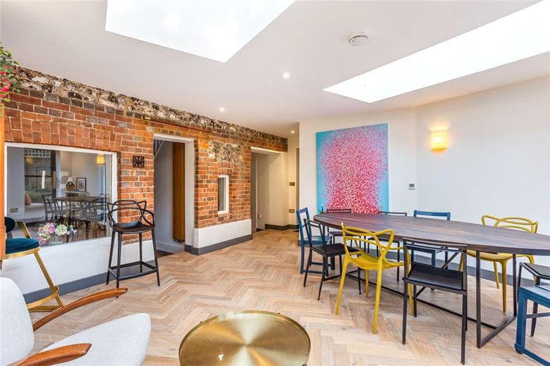 4 bedroom house, Oxford Street, Ramsbury SN8 - Available