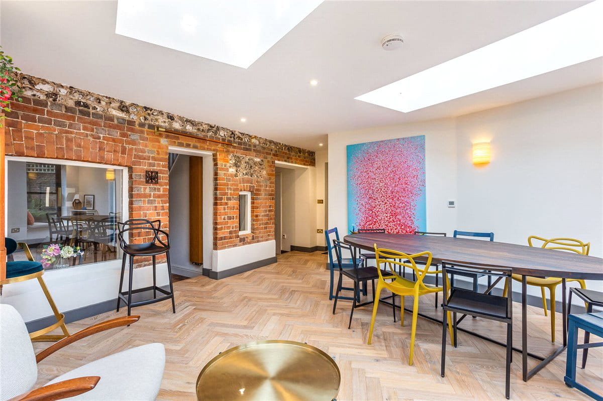 4 bedroom house, Oxford Street, Ramsbury SN8 - Available