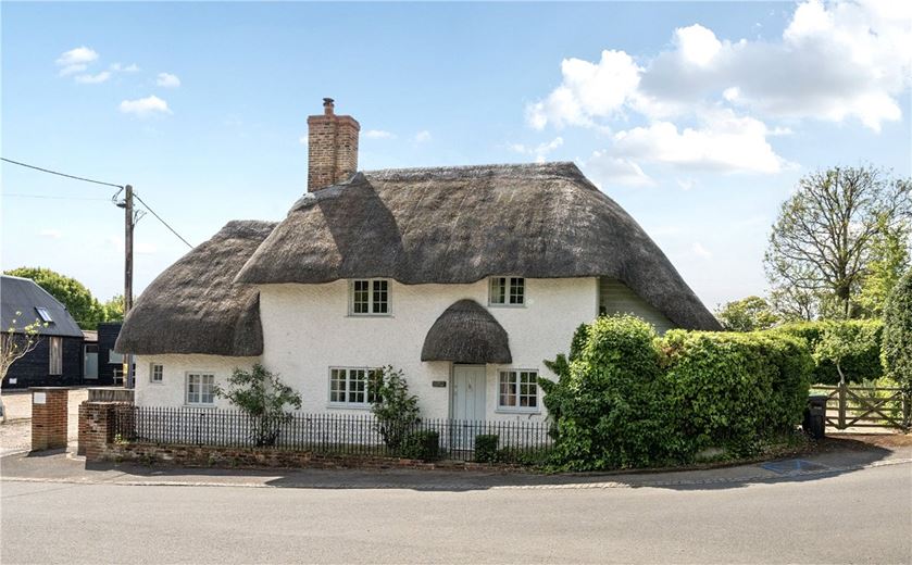 4 bedroom house, Church Lane, Mildenhall SN8 - Available