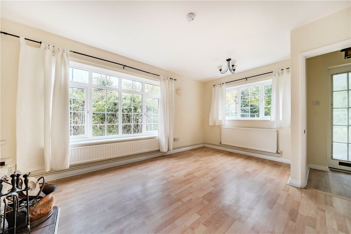 2 bedroom bungalow, Aldbourne Road, Baydon SN8 - Available