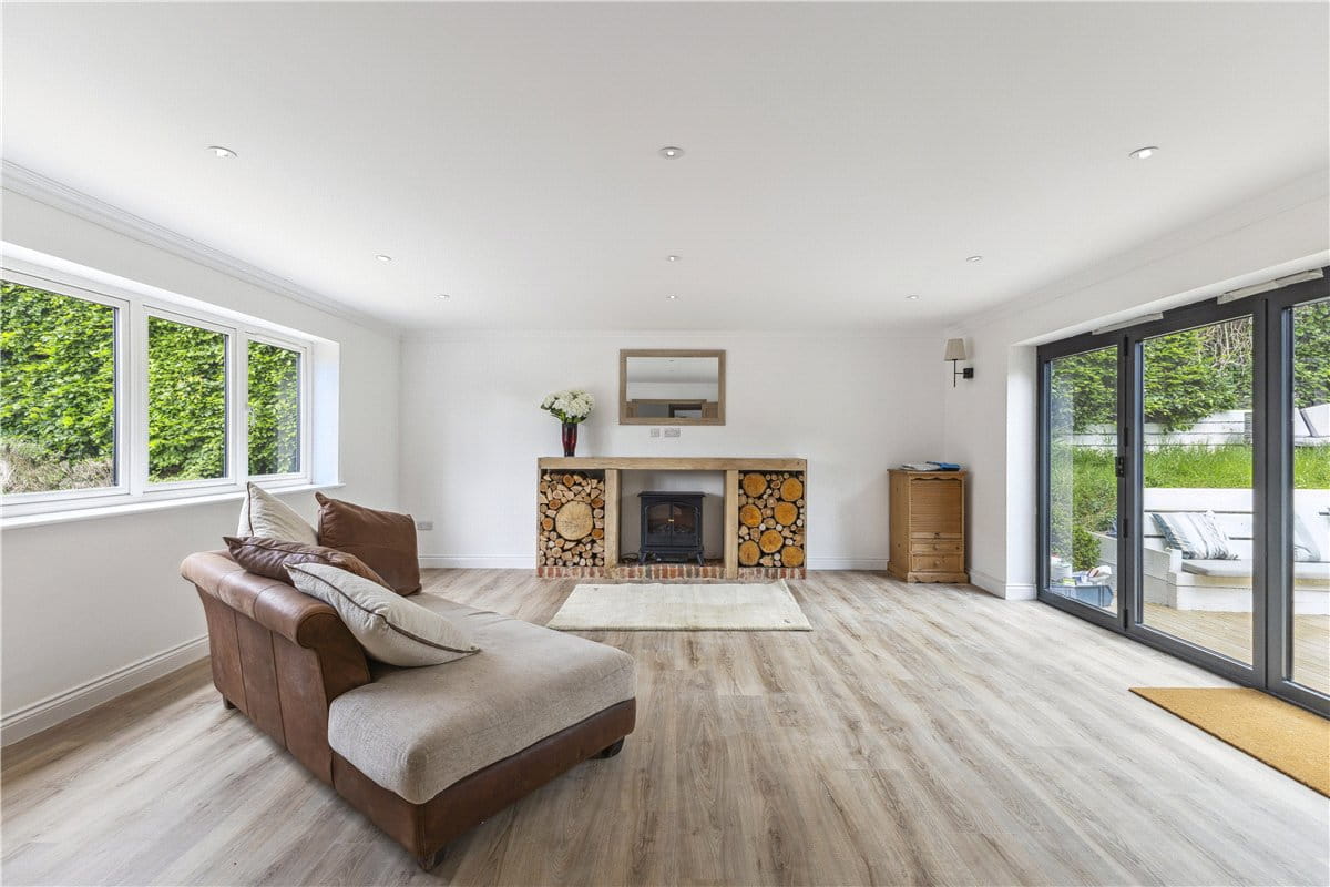 4 bedroom house, High Street, Burbage SN8 - Available