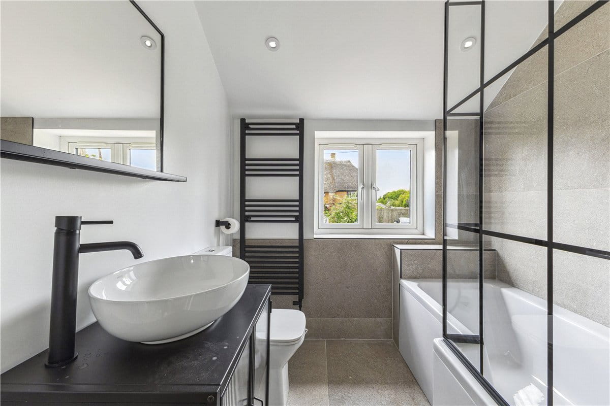 4 bedroom house, High Street, Burbage SN8 - Available