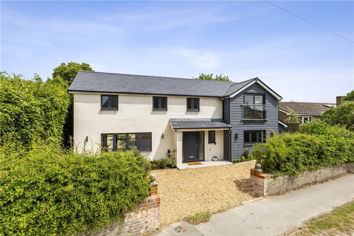 4 bedroom house, High Street, Burbage SN8 - Available